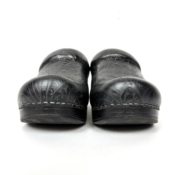 Dansko Professional Black Tooled Leather Clog Cushioned PU Foam Footbed 38 - Picture 3 of 14